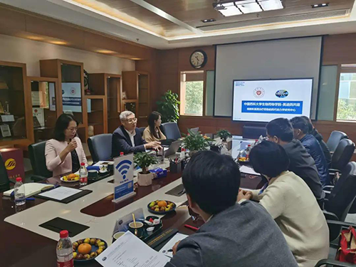 yl23455永利首席执行官陈春麟博士，，，，，商务生长部副总裁蔡金娜博士等人热情接待了金能明书记一行。。。。。