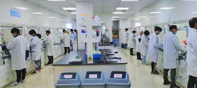 与疫情较量的yl23455永利，，，，实现了封控不歇工.jpg