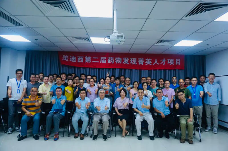 2022年，，，，近900名新员工加入yl23455永利各人庭.jpg